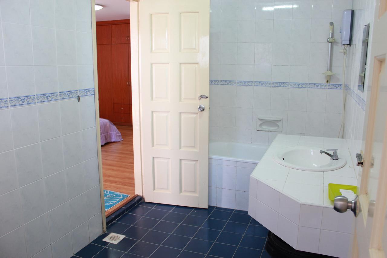 Marina Court, Kota Kinabalu, Sabah Villa Екстериор снимка